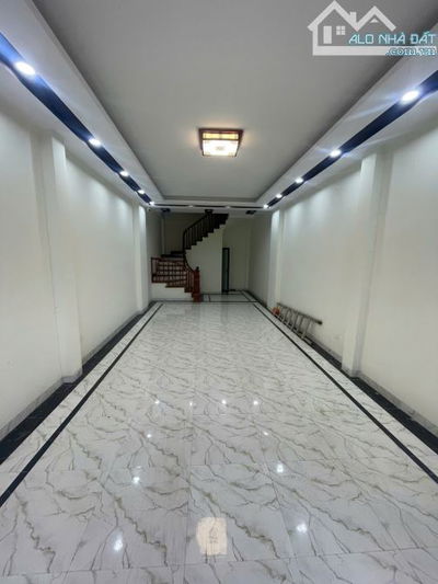 Bán nhà Đội Cấn - Ba Đình, ngõ rộng, ô tô cách 40m, trước nhà thoáng sáng, sổ CC, KD, 48m