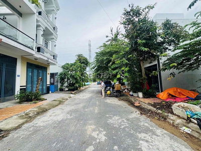 nền 4m x 17 kdc phú an. giá 1 tỷ 950tr