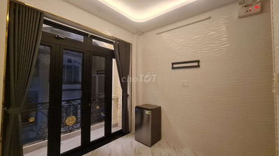Phòng bancông 24m2 CMT8 Q3 chill CÓ NẤUĂN CÓ PHƠI ĐỒ CÓ TOILET RIÊNG