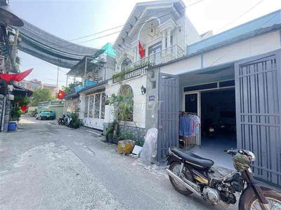 NHỈNH 4 TỶ NHÀ 2 TẦNG 4 PHÒNG GẦN TRẦN VĂN MƯỜI CHỢ ĐẠI HẢI 72m2 HXH