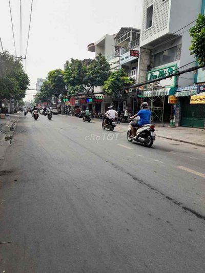 Bán Nhà Nát 63m2(5x12) Vuông Vức Hẻm Xe Tải Quay Đầu Thông Quận 8