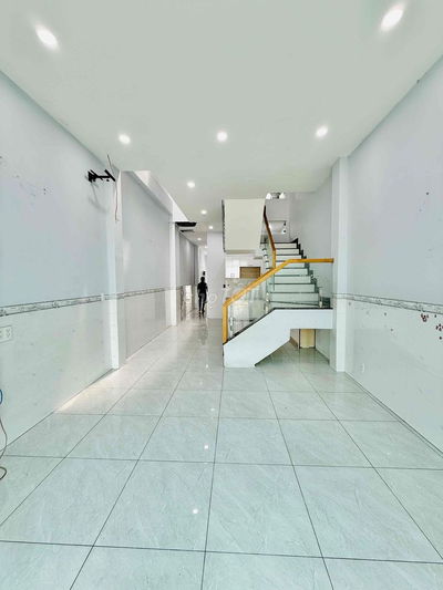 Cho thuê nhà Nguyên Căn Hà Huy Giáp, Hẻm xe hơi 100m2 7.5Tr