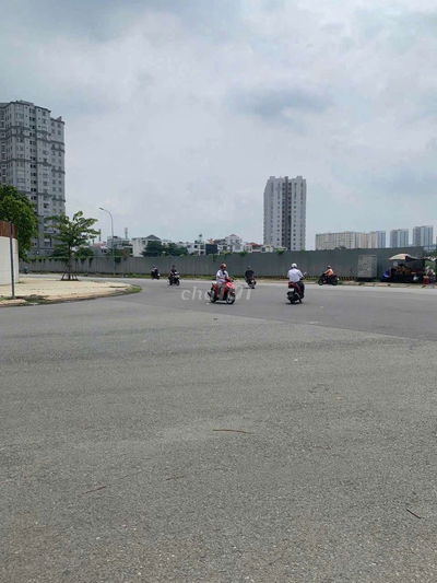 Cho thuê khu đất 3mt . Khu an phú. Giá 65k/m2.làm cầu lông