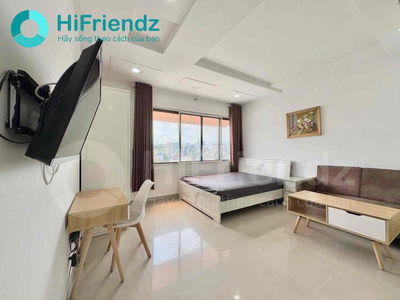 TRỐNG SẴN CHDV CỬA SỔ TRỜI LỚN - THANG MÁY - BỜ KÈ Q3