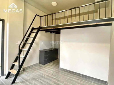 Phòng gác view kính ngay Man Thiện - Lê Văn Việt