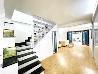 Nhà đẹp Tân Bình 50m², hẻm ô tô 6m tránh nhau, gần sân bay chỉ