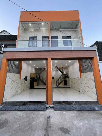 Nhà Chánh Mỹ 1 trệt 1 lầu 3 phòng Ngủ Sẵn máy lạnh , nước nóng