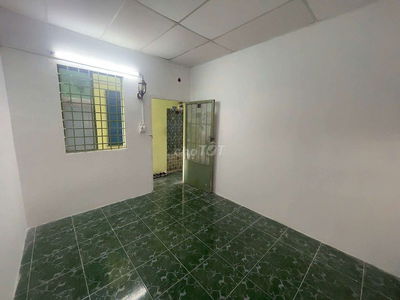 HÀNG HIẾM PHÒNG CÓ CỬA SỔ GIÁ BÌNH DÂN KHU TÊN LỬA