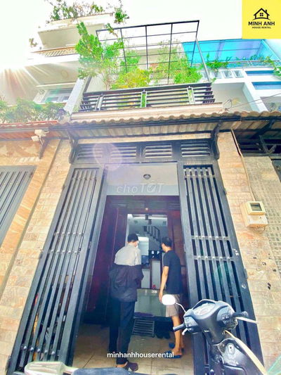 1 trệt 2 lầu, 3pn, 3 máy lạnh, , 2 máy , 1 bếp điện từ, 1 sofa,