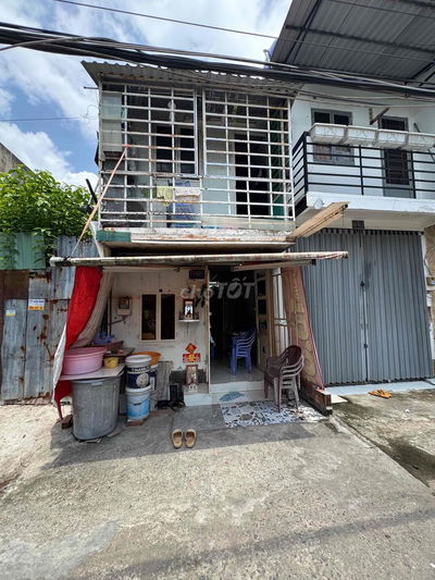 nhà cần bán DT 3x5 .1 lầu 2 phòng ngủ nhỏ 1 tolet  cách bến xe Q8 2 c