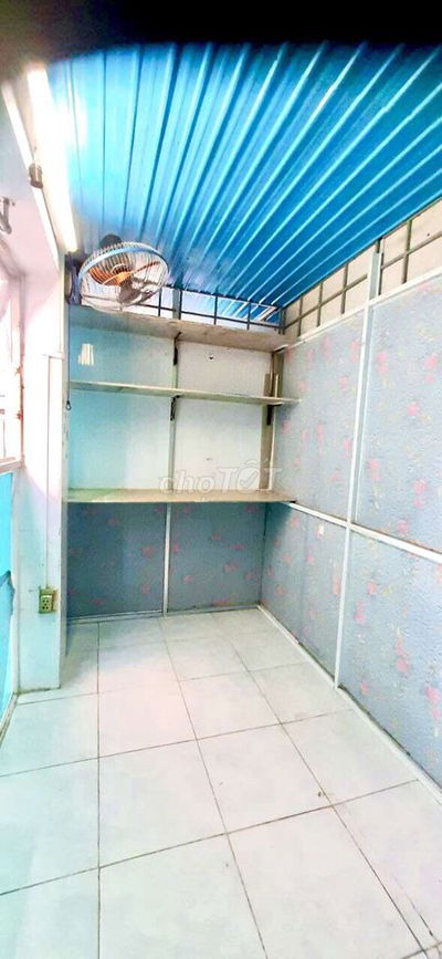 Phòng trọ liền kề Q1 giá chỉ 1,3tr