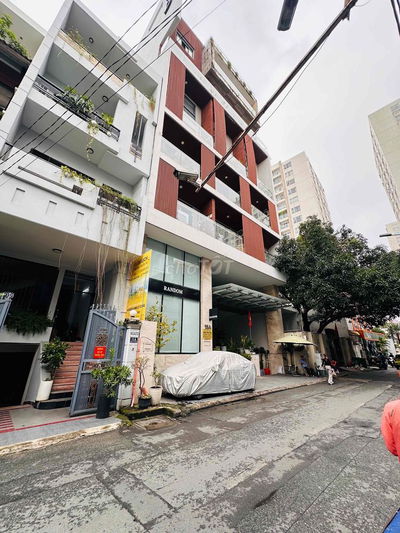 Mặt tiền đường ngay Trường Sơn 5 x 20m hầm 5 lầu giá cực rẻ