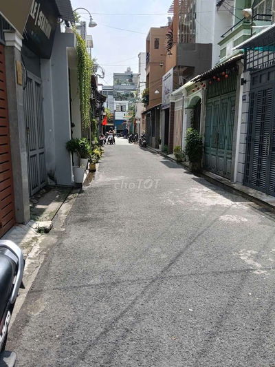 Cho thuê nhà đg.bành văn trân.p6.tân bình