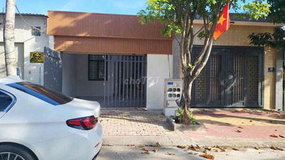Cho thuê Nhà KDC Hiệp Thành 3: 100m2 3 p ngủ sân oto