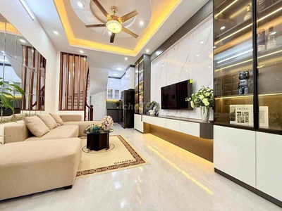 Bán nhà phố Bạch Mai, 50m ra mặt phố, 2 thoáng, thang máy, tặng NT 47m