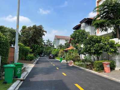 GIẢM NGAY 20 TỶ - DT : 417m2(17x25) Đất VIP trong khu compound Nguyễn Văn Hưởng Thảo Điền, Quận 2