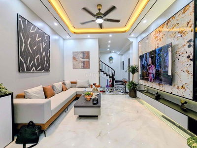 ✨ SIÊU PHẨM CẦU GIẤY - THANG MÁY NHẬP KHẨU - 38m2 HƠN 10 TỶ