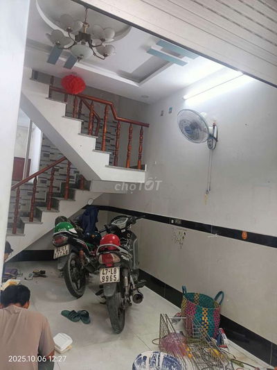 Cho thuê nhà 1 trệt 2 lầu