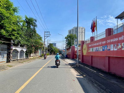 Bán lô đất 60m2 vuông vức sát QL13, giá rẻ nhất khu Vĩnh Phú chỉ 2,6tỷ