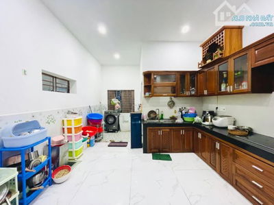 BÁN NHÀ MT 2 TẦNG LÔ GÓC 3 MẶT THOÁNG- DT GẦN 90M2- NGAY PHỐ LÊ THANH NGHỊ- CHỈ 8.x TỶ