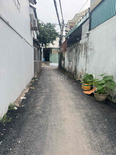 Nhà 1 trệt 1 Lầu  , 2 PN , 2,5 tỷ hẻm 4m Đ.8 Linh Xuân , Thủ Đức