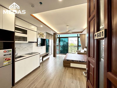 CHO THUÊ CĂN HỘ STUDIO FULL NỘI THẤT BAN CÔNG NGAY TẠI LẠC LONG QUÂN