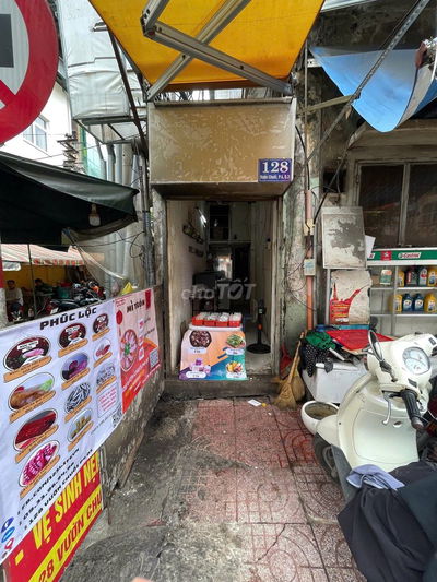 Cho thuê mặt bằng ngay chợ vườn chuối