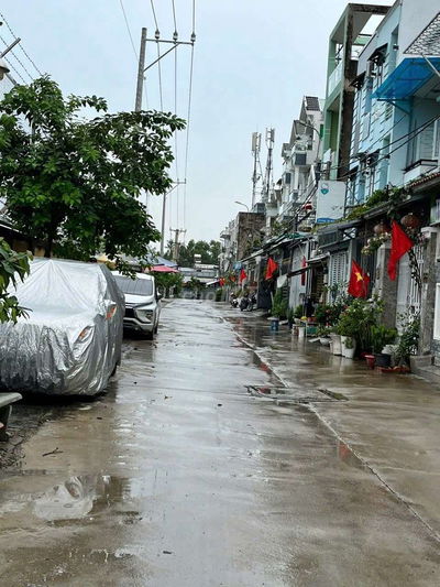 NHÀ BÁN HẺM 82 NGUYỄN THỊ HƯƠNG, TT. NHÀ BÈ, CÁCH QUẬN 7 KHOẢNG 1 KM