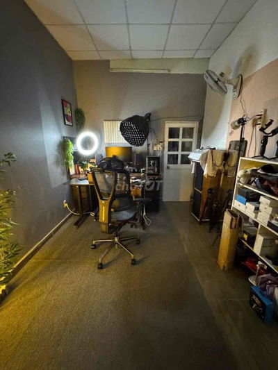 BÁN NHÀ NHỈNH 3 TỶ- HẺM XE HƠI - GẦN EMART GÒ VẤP