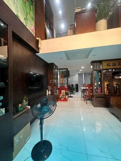 NHÀ TRỆT LỬNG 2 LẦU TUM GẦN UBND HIỆP BÌNH PHƯỚC