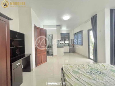 Stu Ban Công 40m2 Rộng Thoáng FullNT Cao Cấp_Thang Máy_MGR_Hầm Xe