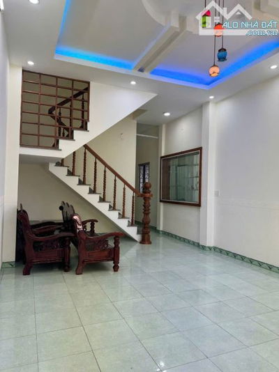 Cho thuê nhà nguyên căn 2 tầng có đầy đủ nội thất mới keng ngay hà bổng, trung tâm du lịch