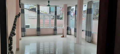 Cho thuê nhà làm VĂN PHÒNG hoặc TIỆM CẮT TÓC, MASSAGE gần Royal City