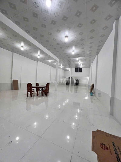 Nhà Mặt Tiền 10x30 1lửng 2pn 2wc Mới 💯%