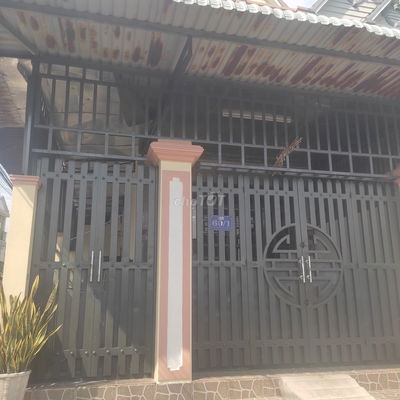 Bán nhà mặt tiền nhựa 4.2*27m. 4 phòng ngủ. Tân Thới Nhì. Hóc môn