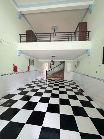 Cần cho thuê nhà kdc 586