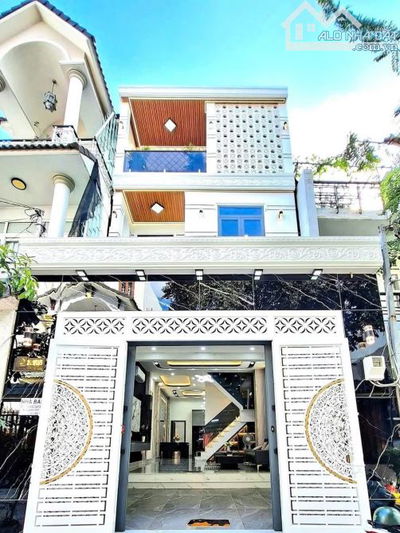 Căn nhà đẹp hẻm 5m ngay Phạm Văn Hai, Tân Bình. Giá: 3 Tỷ 850 / 70m2. Cho thuê cực tốt