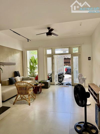 SIÊU ĐẸP MẶT PHỐ CẠNH ĐẠI LỘ THĂNG LONG – 3TẦNG FULL NỘI THẤT, VALI Ở NGAY – NHỈNH 8 TỶ TL