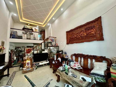 Nhà đẹp Tân Bình- 2pn cạnh sân bay Phạm văn bạch ở ngay