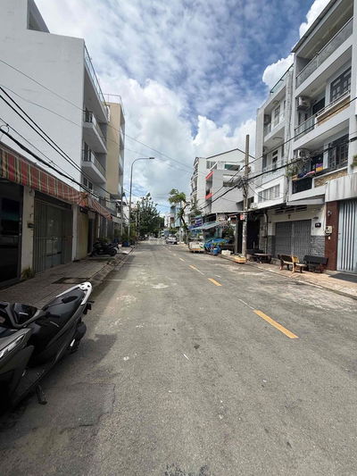 Cho thuê nhà mặt tiền 12m tiện làm vp cty, chứa hàng