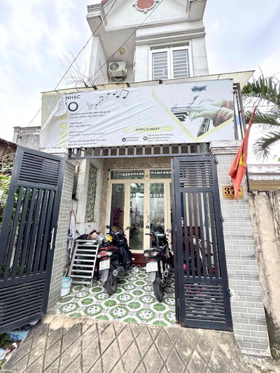 CHỦ NGỘP GỞI BÁN NHÀ MẶT TIỀN 70M2 1 TRỆT 1 LẦU P.DĨ AN,ĐƯỜNG NGUYỄN A