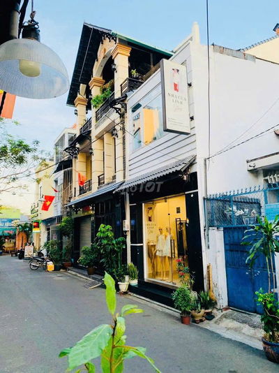 Bán nhà HXH gần Mặt Tiền đường P. Tân Quý - DT: 4x16m. Giá: 7.5 tỷ TL