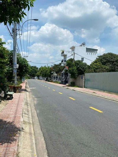 Đất 5 x 36 Mặt tiền Đ.Tân Hiệp 32,gần Trường Trung cấp Bách Nghệ