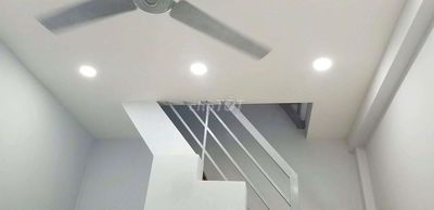 Cho thuê nhà 2pn2wc ngay chợ Hòa Hưng p15 Quận 10