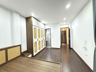 NHÀ ĐẸP TÂY HỒ, DÂN XÂY CÓ THANG MÁY Ở NGAY.