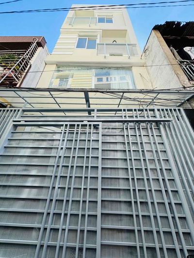 Bán nhà gần trường Tiểu Học Hiệp Tân - 1 trệt 3 lầu st - Giá 5.99 tỷ