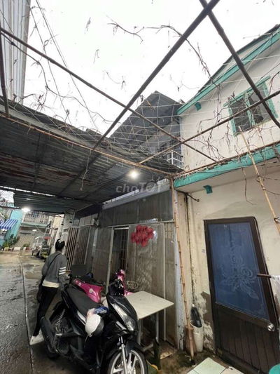 Nhà trung tâm Bình Tân hẻm xe hơi 6m , dọn vào ở ngay . Hồ Văn Long