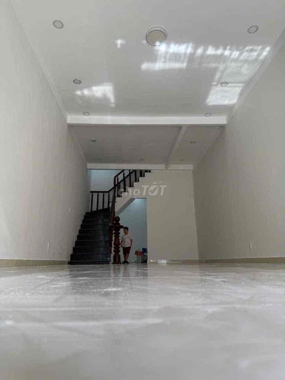 MẶT TIỀN KINH DOANH ĐA NGÀNH NGAY LÊ VĂN CHÍ