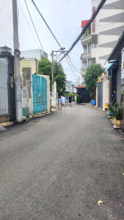 BÁN NHÀ 3 TẦNG,HẺM XE HƠI, SÁT LÊ VĂN THỊNH- HOÀN CÔNG -73M2- 7 TỶ