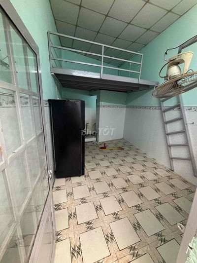 phòng trọ đường Tân Hoà Đông, gần chợ Phú Lâm. Giá 2,2triệu/tháng